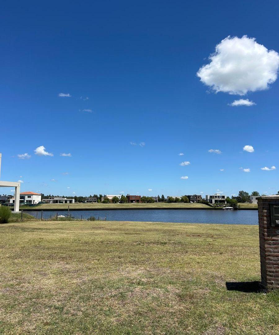 Excelente lote de 900 m² con acceso directo al río - Barrio El Naudir