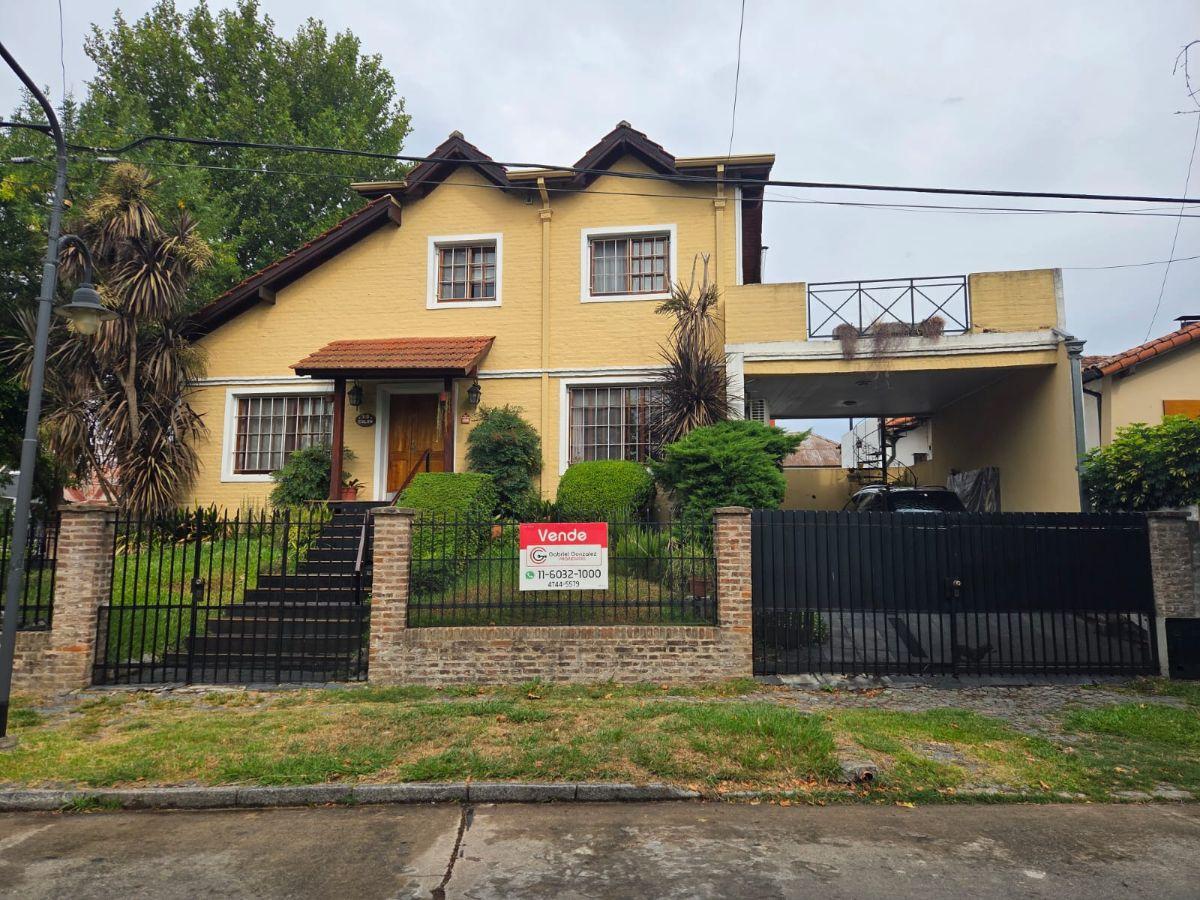 Tigre a mts. de la Costa. Excelente ubicacion. Casa en 2 plantas de 3 AMB.