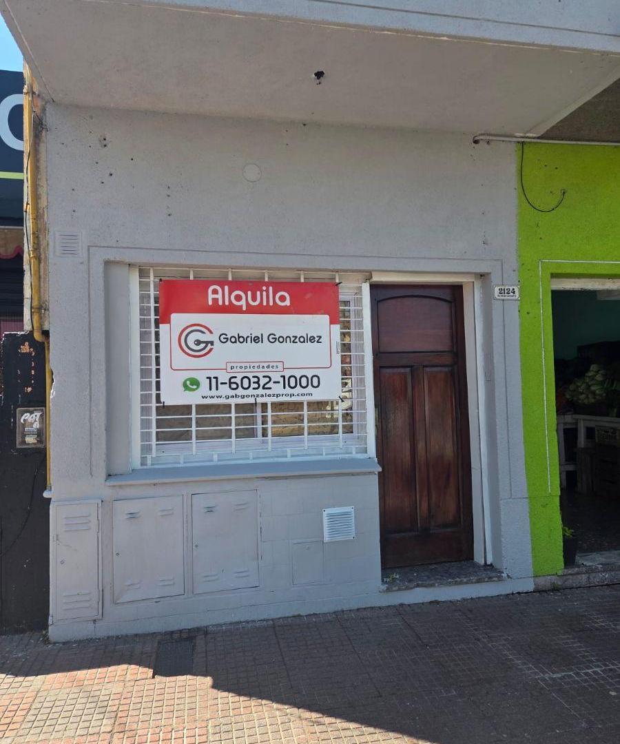 ALQUILER.VIRREYES A MTS. AV. AVELLANEDA . PH 1 DORMITORIO CON PATIO.
SIN EXPENSAS!!