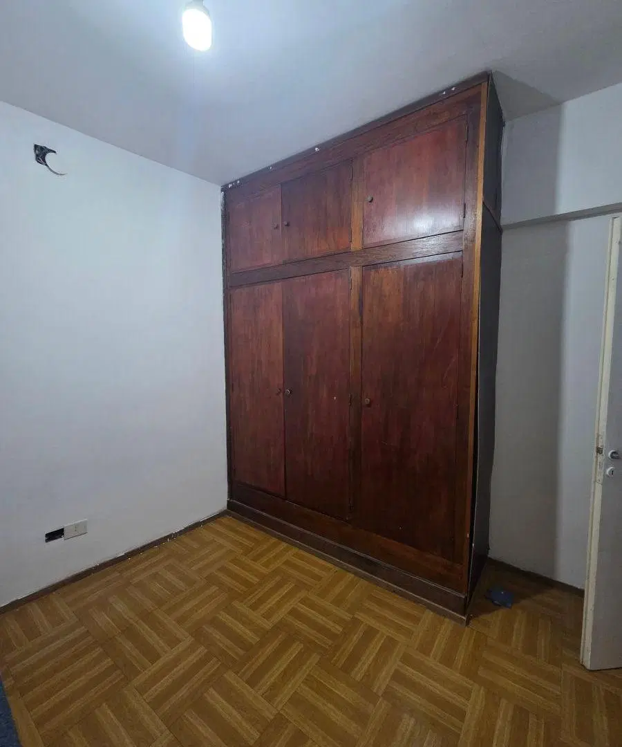 Tigre. S/Avda. Italia: Venta Planta Alta de 3 AMB. c/patio. Sin Expensas!! 2