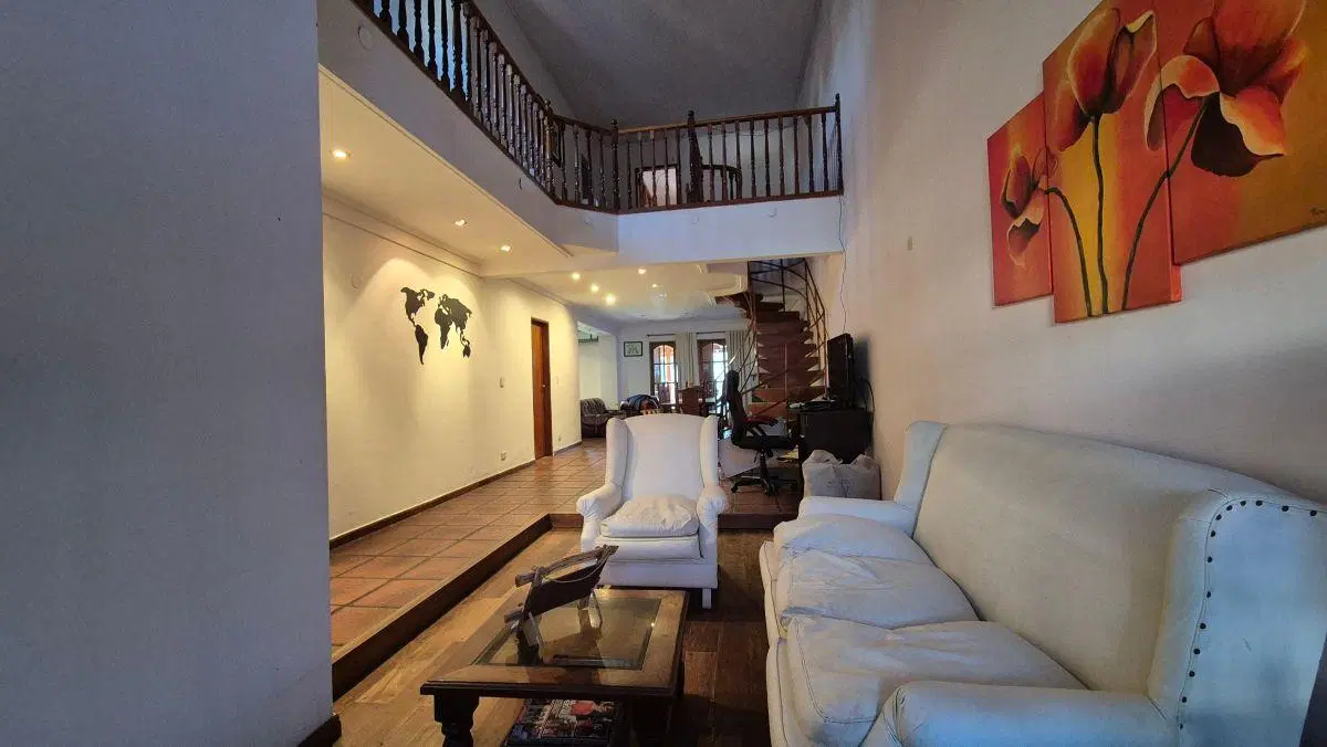 Chalet 2 plantas en venta en Parque Calchaquí 1