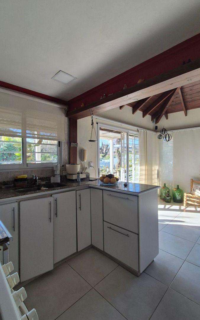 Foto de CHalet C/parque y pileta Barrio Parque Calchaquí en Q. Oeste, imagen 4