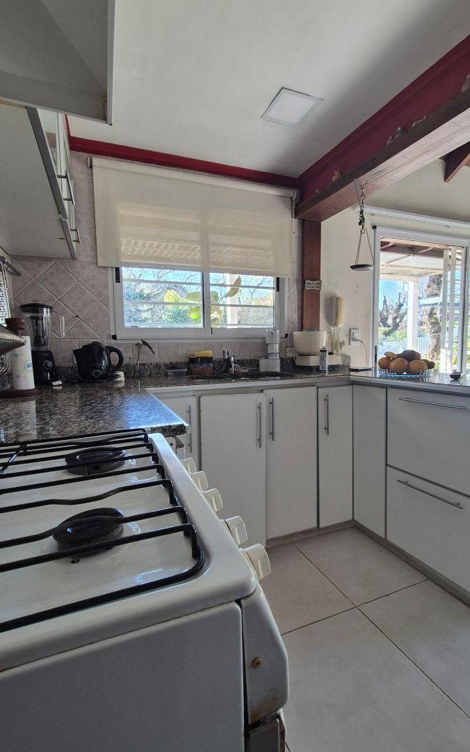 Foto de CHalet C/parque y pileta Barrio Parque Calchaquí en Q. Oeste, imagen 2