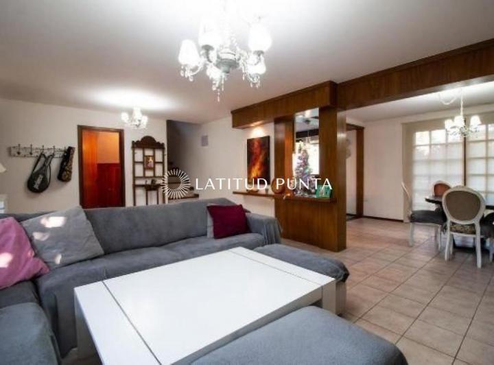 Foto de Casa de 3 dormitorios más dependencia en Mansa, imagen 2