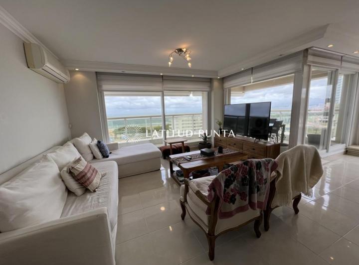 Foto de Apartamento en Mansa, 3 suites más dependencia, imagen 2