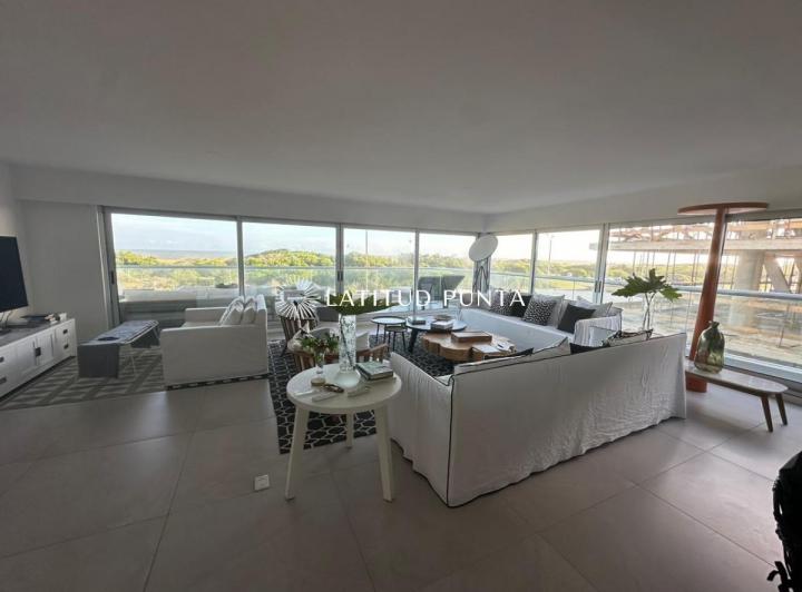 Foto de Apartamento en Rincón del Indio, 3 suites más dependencia, imagen 2