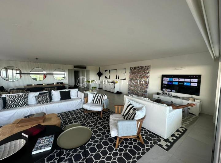 Foto de Apartamento en Rincón del Indio, 3 suites más dependencia, imagen 1