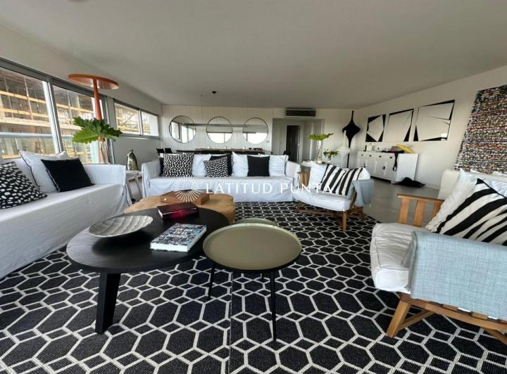 Foto de Apartamento en Rincón del Indio, 3 suites más dependencia, imagen 3