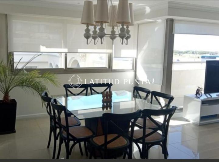 Foto de Apartamento en Imperiale, 4 suites más toilette, imagen 4