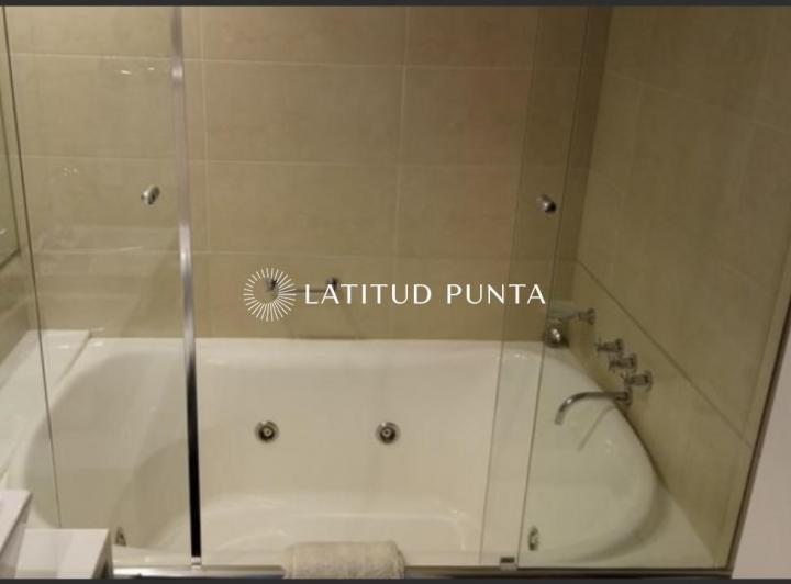 Foto de Apartamento en Imperiale, 4 suites más toilette, imagen 1