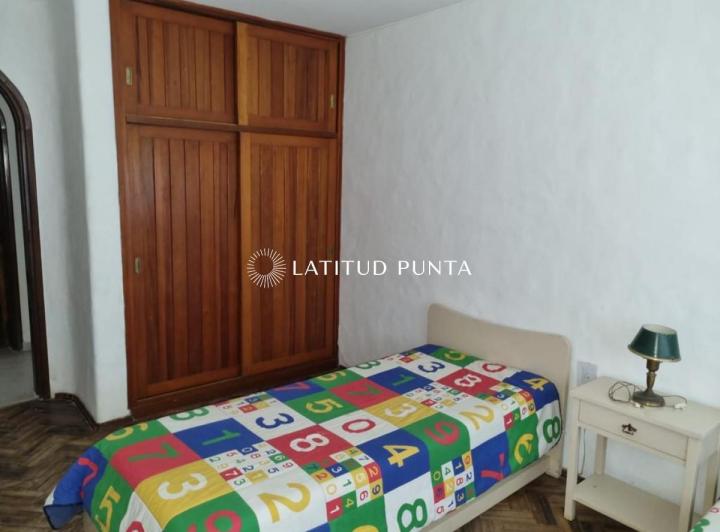 Casa 2 dormitorios con piscina. Solanas 3