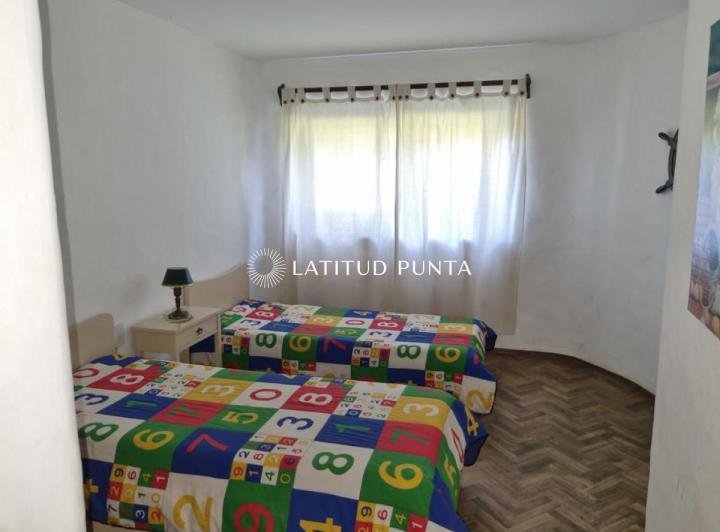 Casa 2 dormitorios con piscina. Solanas 5