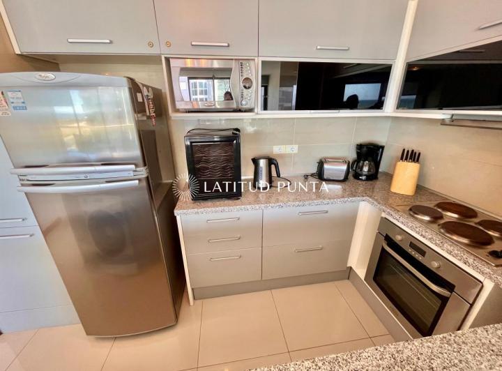 Apartamento 2 dormitorios con parrillero. Brava 5