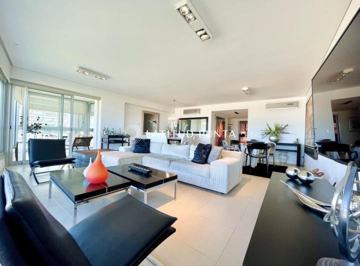 Oportunidad en Le Parc, 3 suites más dependencia 4