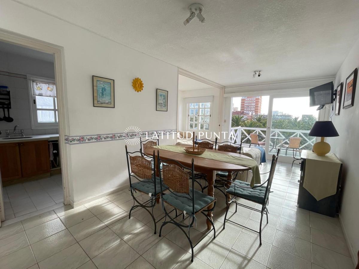 Peninsula, apartamento de dos dormitorios con piscina