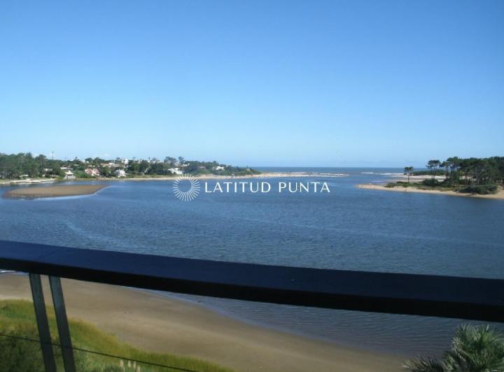 Apartamento en La Barra, 3 suites 3