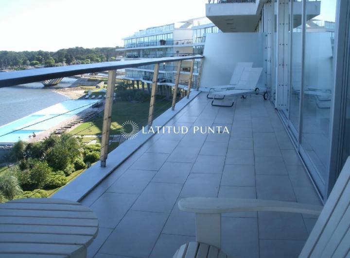 Apartamento en La Barra, 3 suites 1