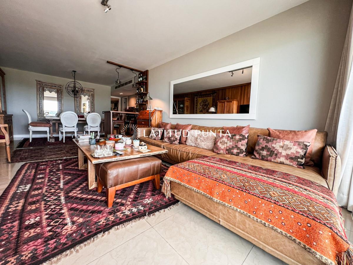 Foto de Apartamento piso alto sobre la mansa de 2 dormitorios mas dependencia., imagen 5
