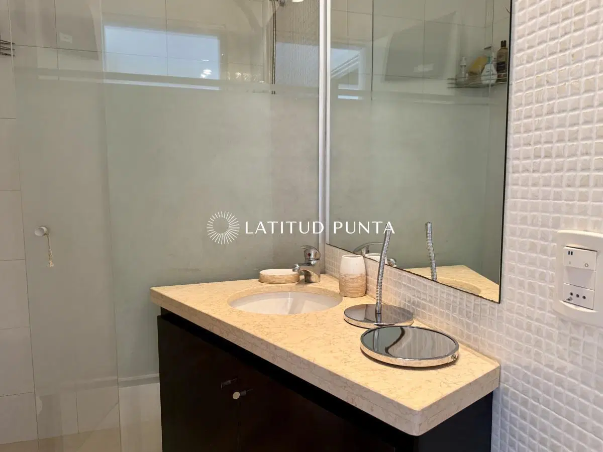 Apartamento en Mansa, 3 dormitorios, parrillero 2