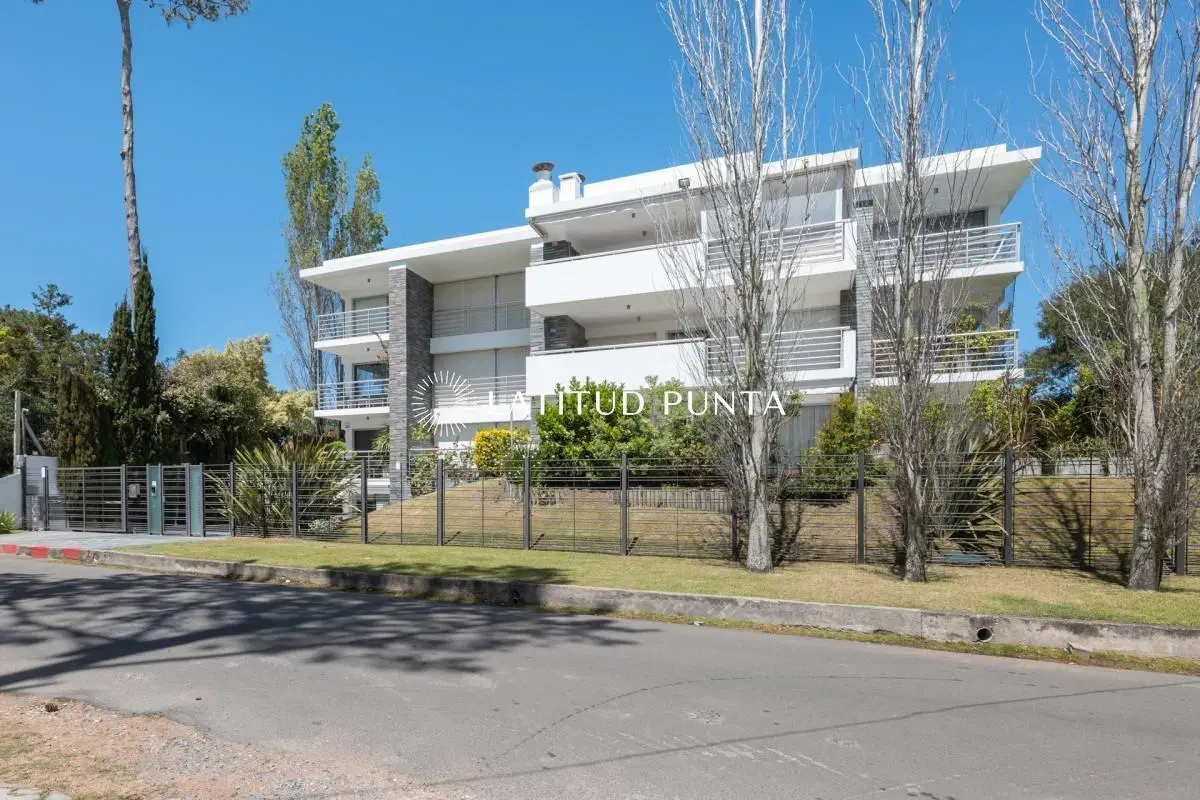 Apartamento en Mansa, 3 dormitorios, parrillero 5