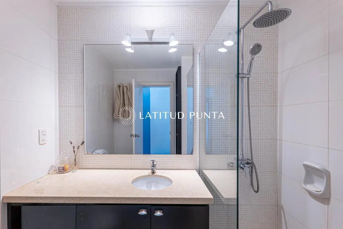 Apartamento de 3 dormitorios en Mansa con patio y parrillero 8