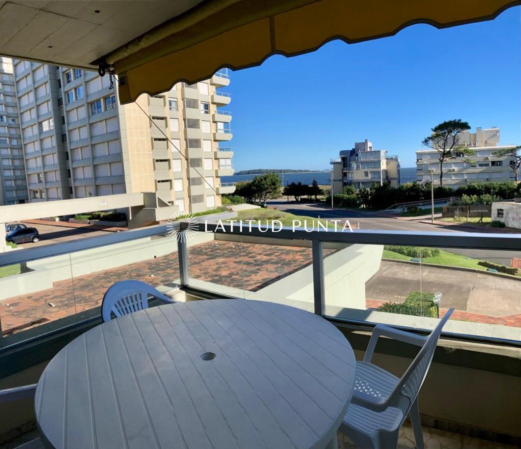 Foto de Apartamento de tres dormitorios con vista al mar, imagen 2