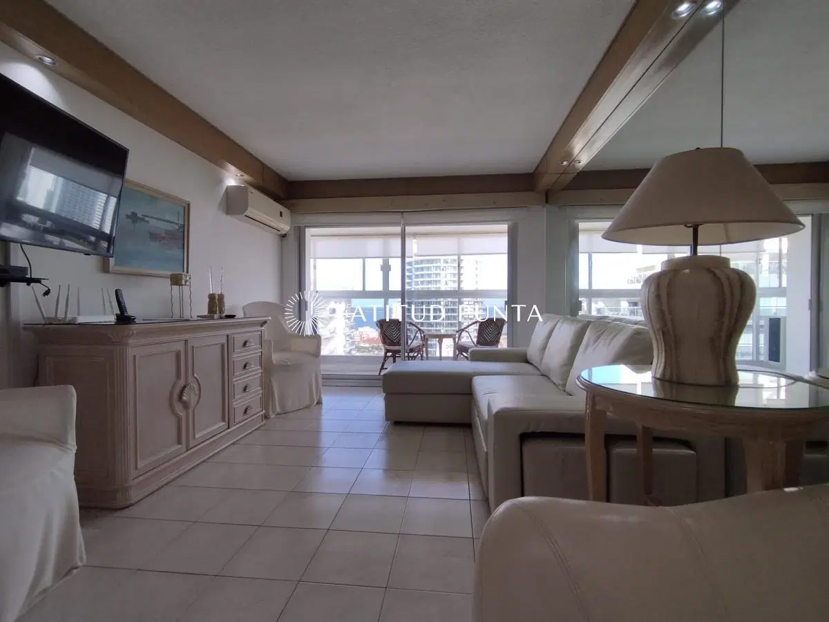 Apartamento de un dormitorio y medio, Pintos Risso 4