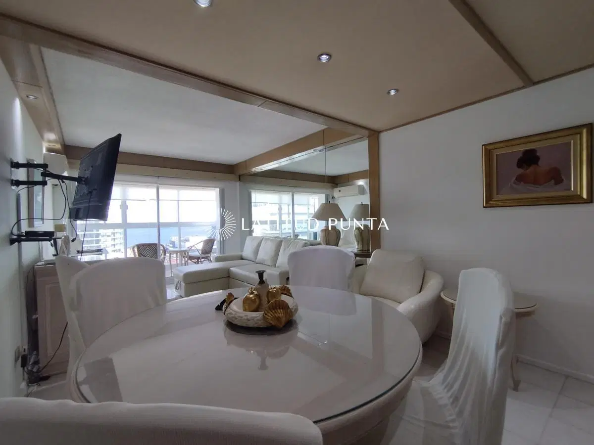 Apartamento de un dormitorio y medio, Pintos Risso 5