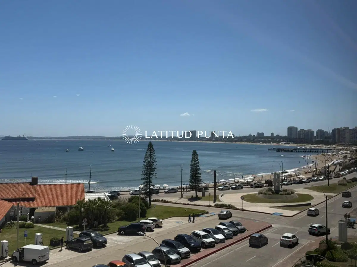 Apartamento frente al mar, 3 dormitorios más dependencia 1