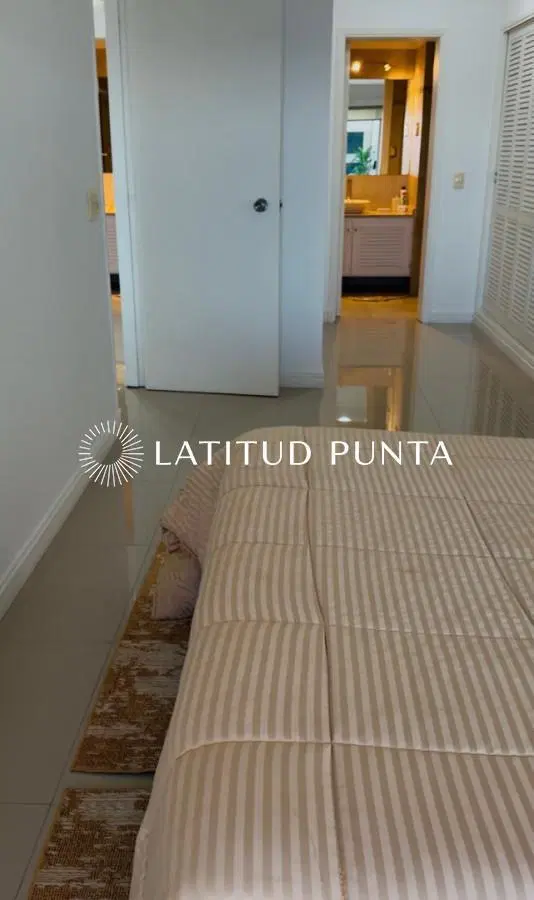 Apartamento en venta frente al mar, parada 19 playa mansa 4