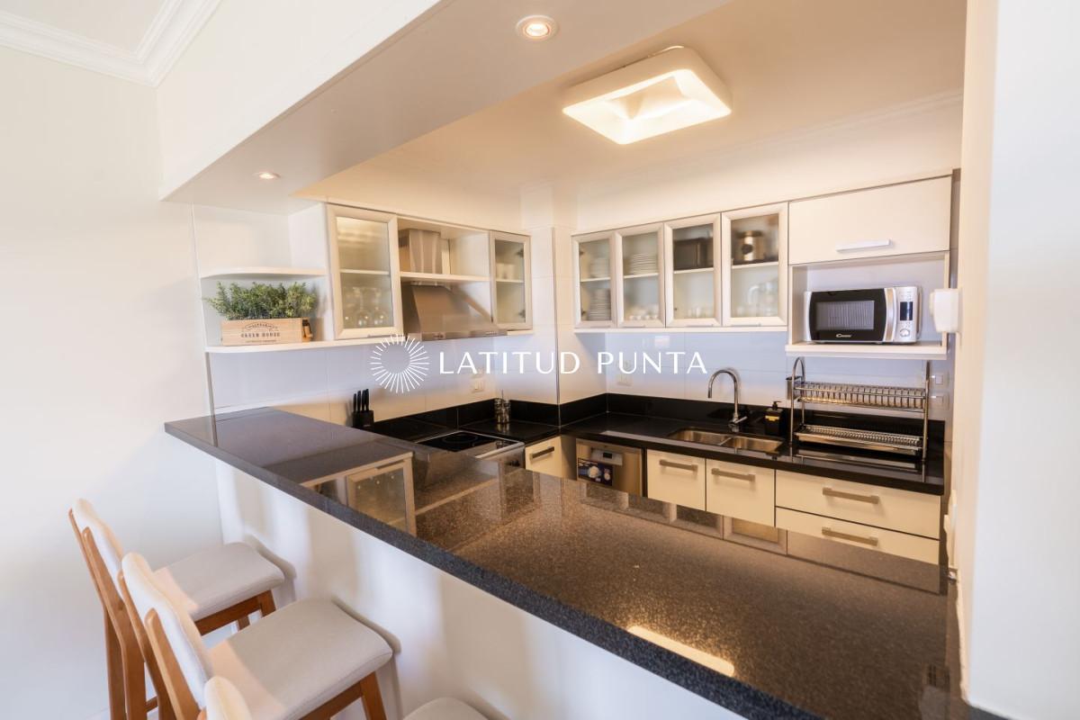 Foto de Apartamento en venta Playa Mansa 3 dormitorios, imagen 1
