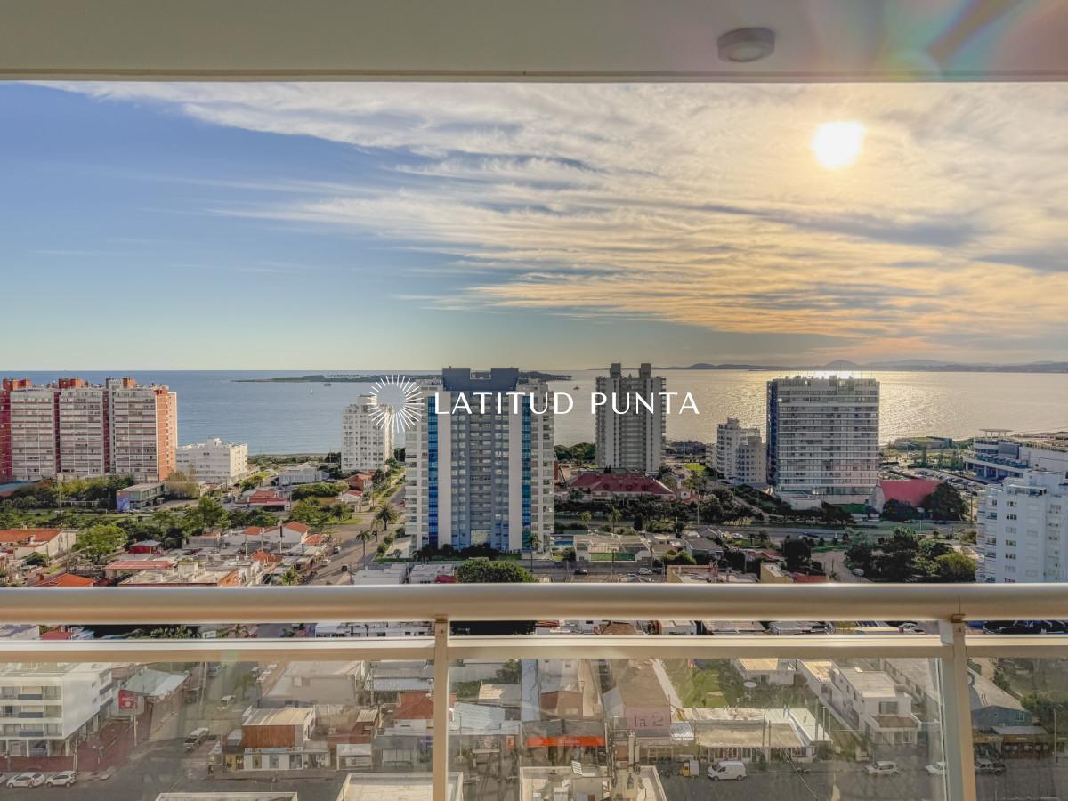 Foto de Apartamento pasante esquinero de 3 dormitorios con vista al mar, imagen 4