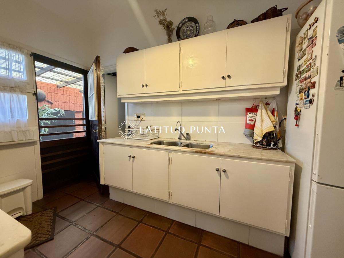 Foto de Casa sobre Av Córdoba - Punta del Este, imagen 3