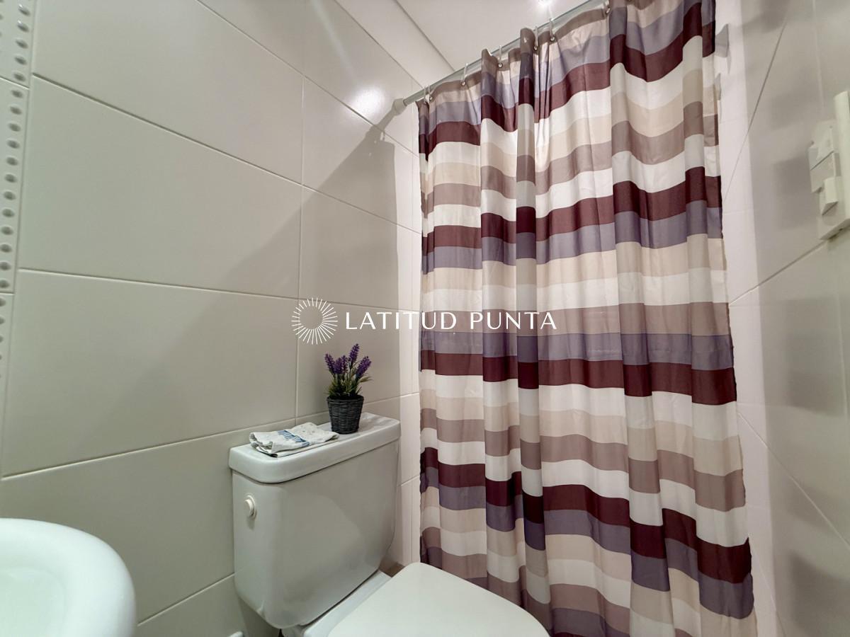 Foto de Casa sobre Av Córdoba - Punta del Este, imagen 5