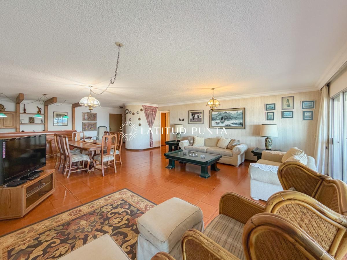 Foto de Piso alto en Brava, 3 suites más dependencia, imagen 5