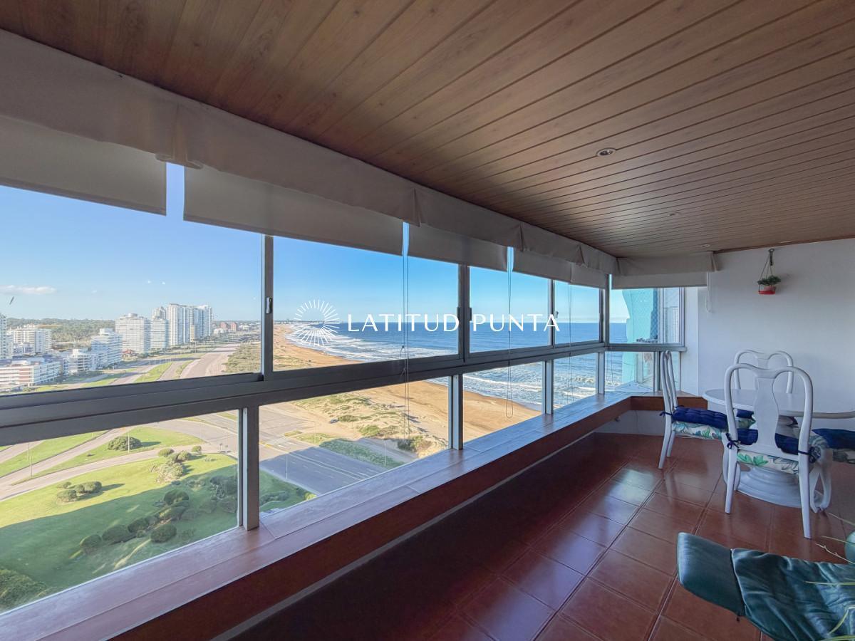 Foto de Piso alto en Brava, 3 suites más dependencia, imagen 2