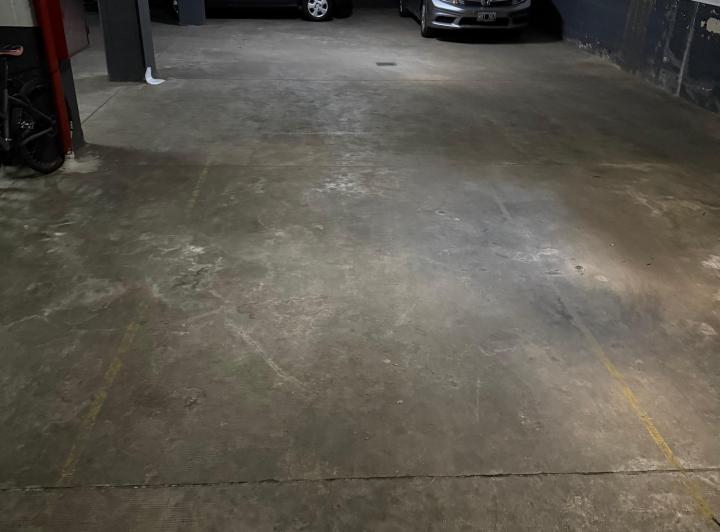 Edificio en Torre, con todos los ambientes luminosos y exclente garage 3