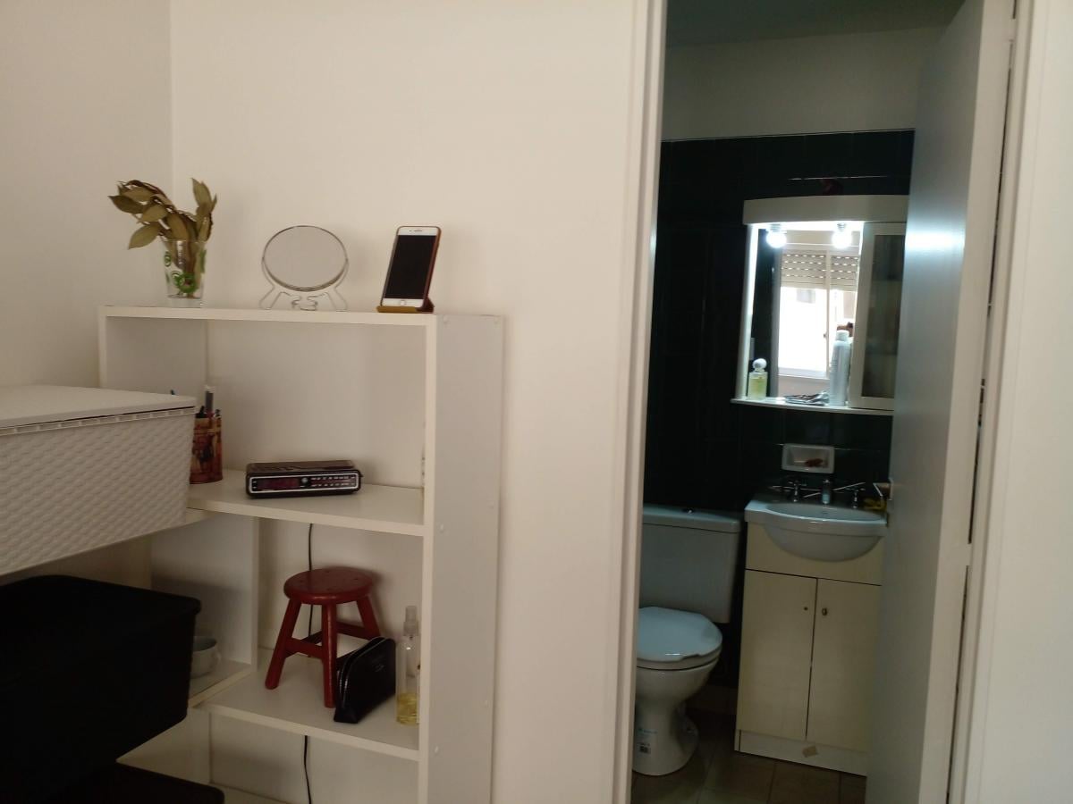 Foto de 1 amb. Luminoso -Cocina independiente- Ideal Estudiantes o Renta, imagen 2