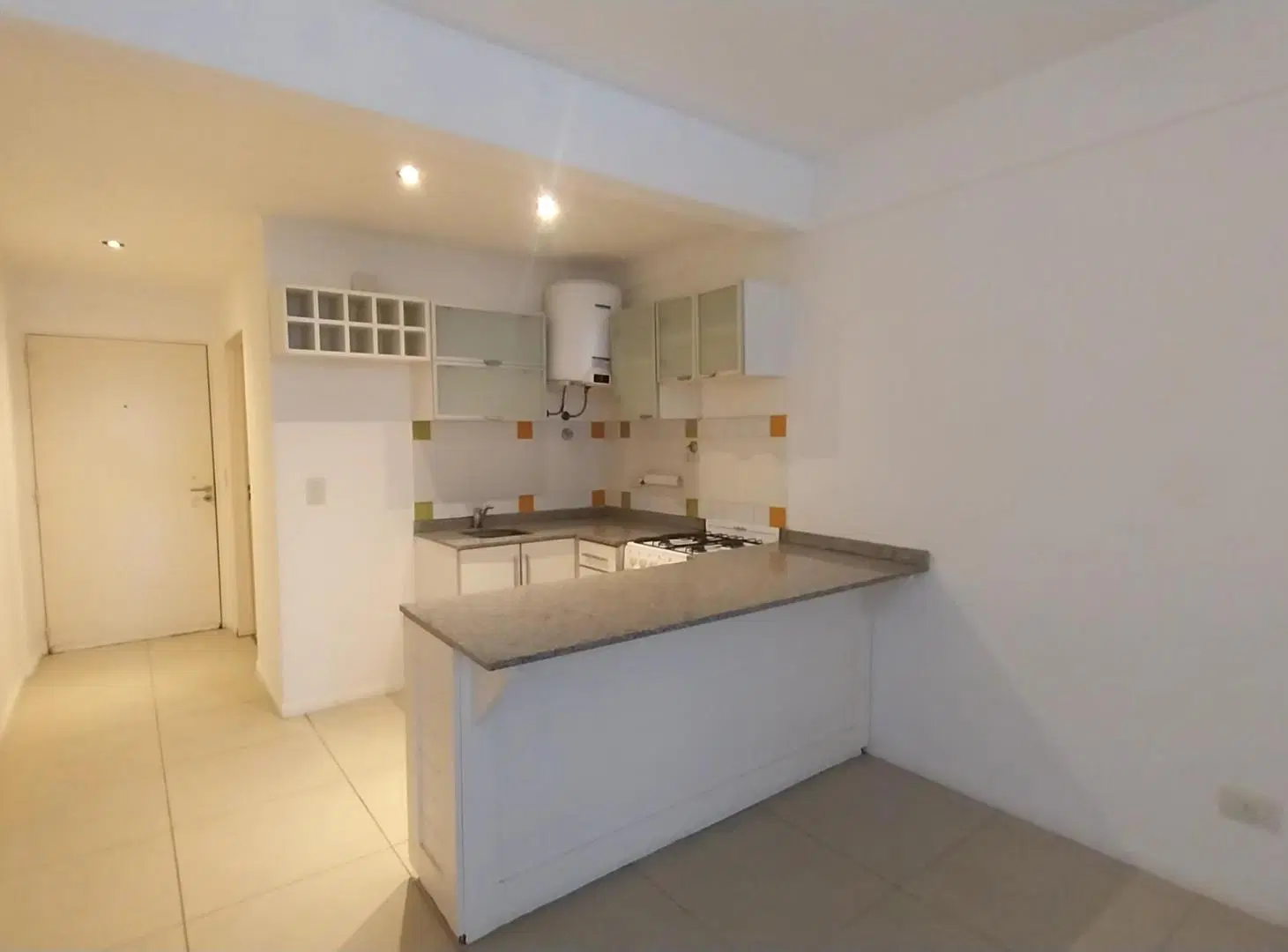 Departamento de 34 m² en alquiler con balcón en Monserrat 4