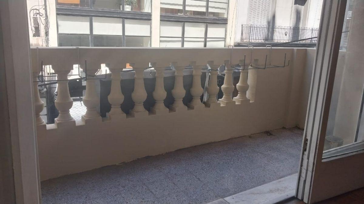 Foto de Departamento de 62 m² con 2 dormitorios en venta en Monserrat, imagen 3