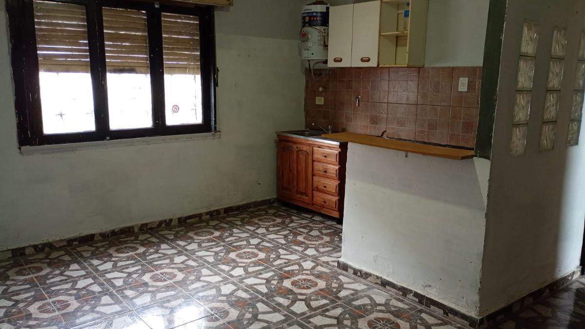 Foto de PH de 32 m² con 1 dormitorio en alquiler en Piñeyro, imagen 4