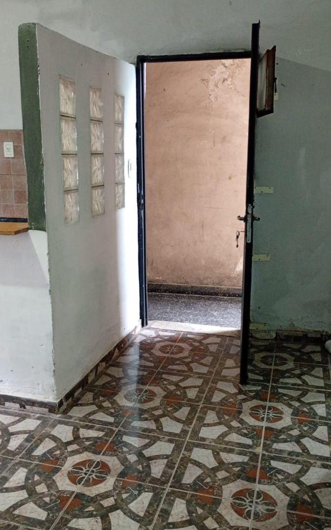 Foto de PH de 32 m² con 1 dormitorio en alquiler en Piñeyro, imagen 2