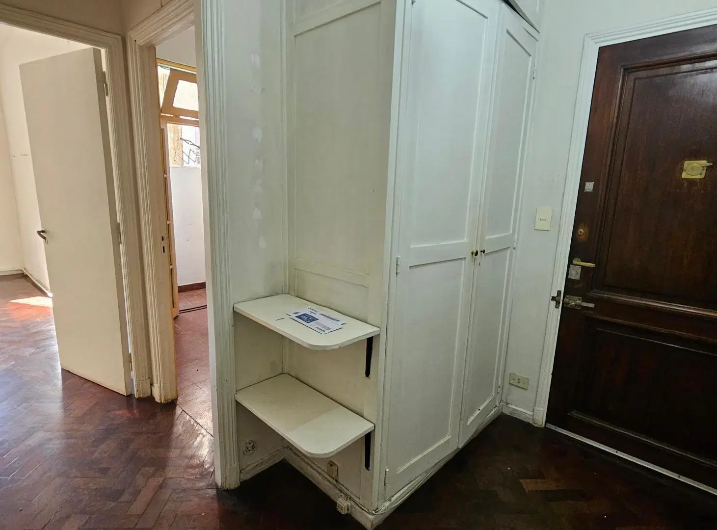 Departamento dos ambientes de estilo. Techos altos 4