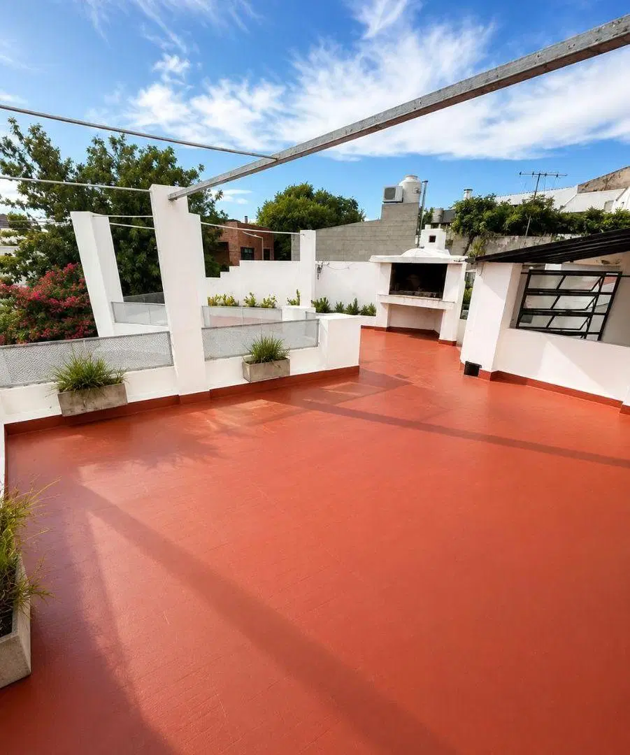 Hermosa Casita reciclada con Estilo Propio con gran potencial y Terraza Propia 2