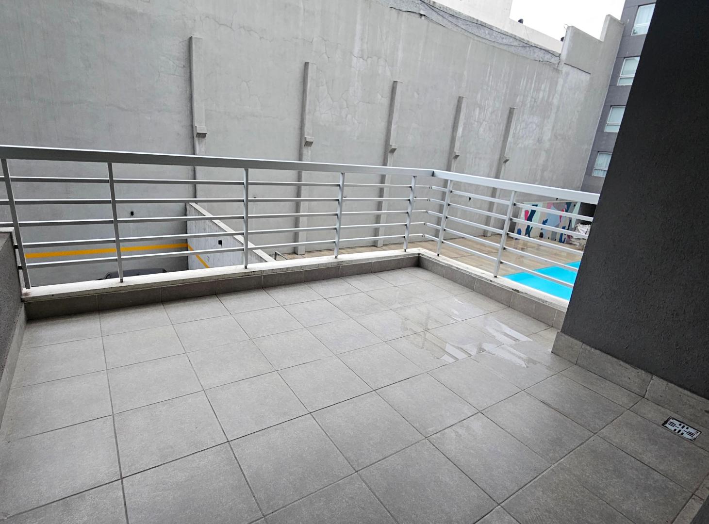 Foto de Hermoso y luminoso dos ambientes con patio y balcón terraza, imagen 1