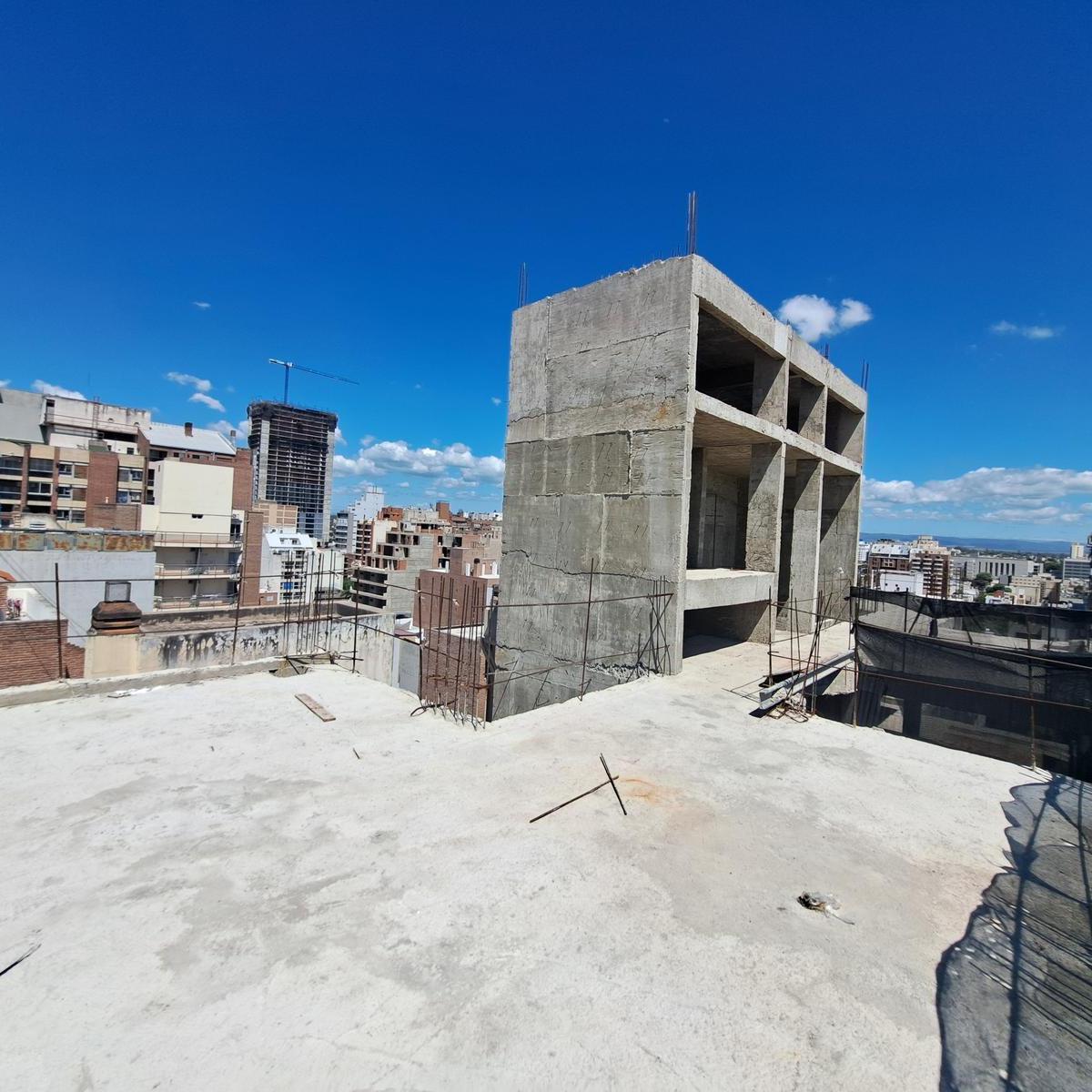 Venta Oficina Pb 276 m² con 2 Patios Uso Exlusivo Obispo Trejo 700 Nueva Córdoba 2 a 4 Baños 3