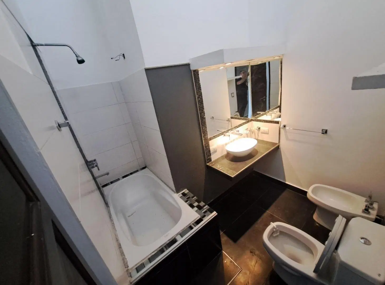 CLAUDIO CUENCA | AV CARAFFA | VILLA CABRERA 2