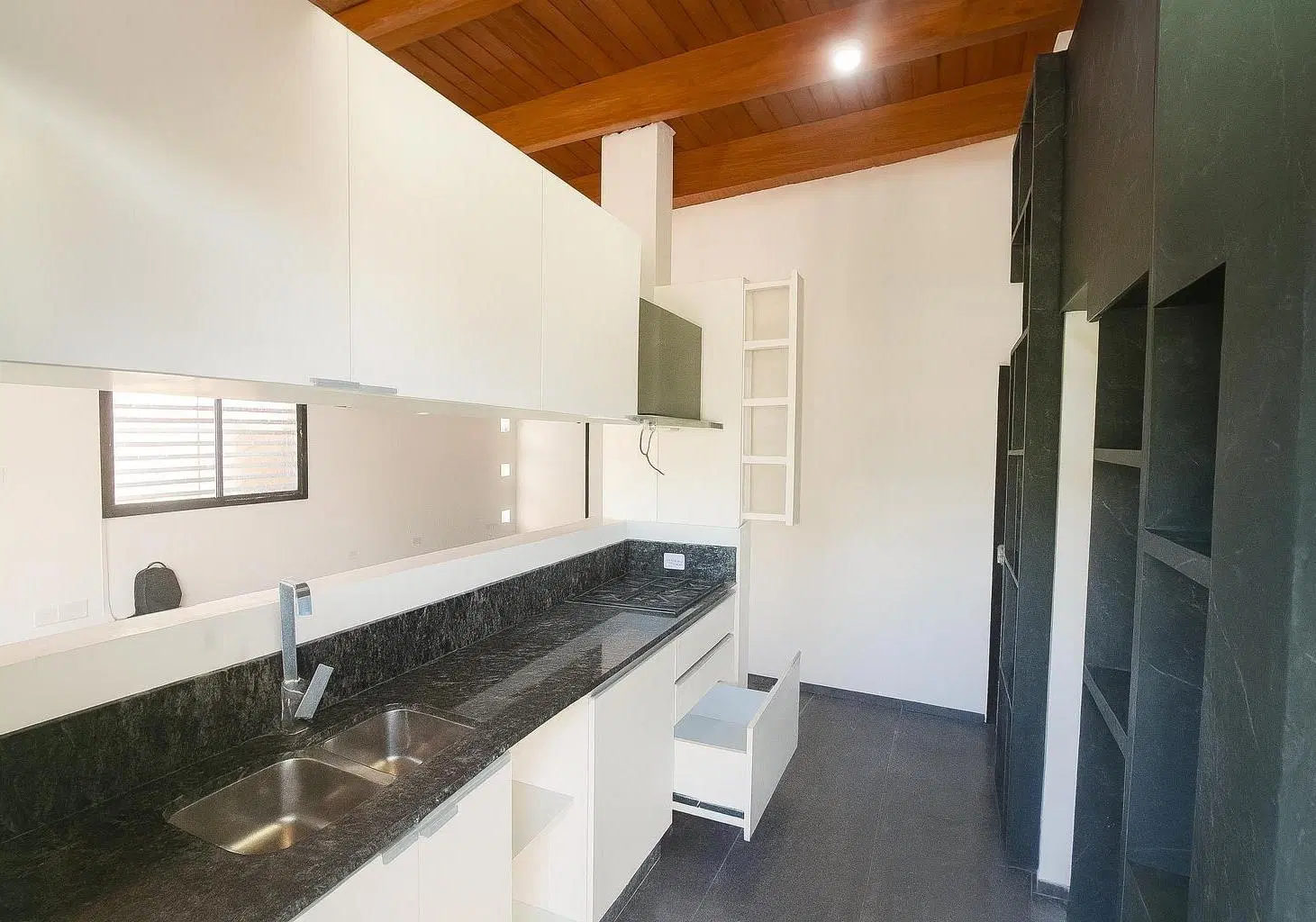 CLAUDIO CUENCA | AV CARAFFA | VILLA CABRERA 4