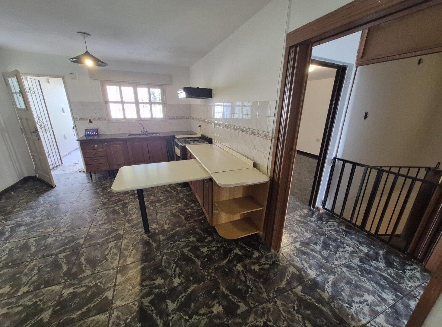 Foto de CASA EN VENTA. BARRIO SAN IGNACIO. A MTS DE AV. COLON, imagen 2
