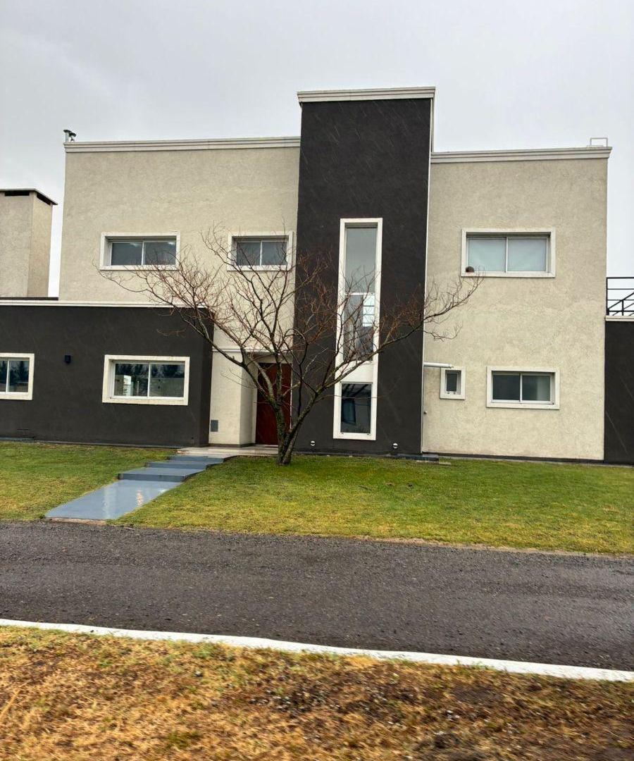 Casa Venta En Barrio Cruz Del Sur